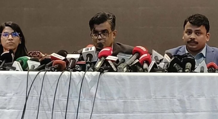 জাতীয় পতাকাবাহী গাড়িতে শপথে যাবেন উপদেষ্টারা, ফেরার সময় থাকবে না পতাকা
